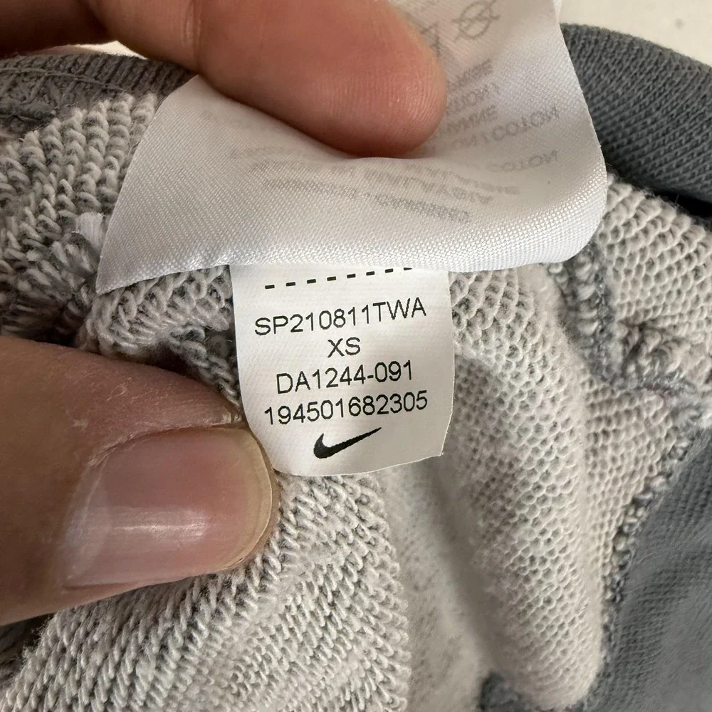 Nike Sweatshirt Kids XS Gray Pullover Fleece Allover‎ Swoosh Logo Graphic